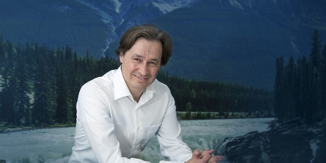 Anton-loefen_4201_donkerblauw_filter_1500x1000-lr